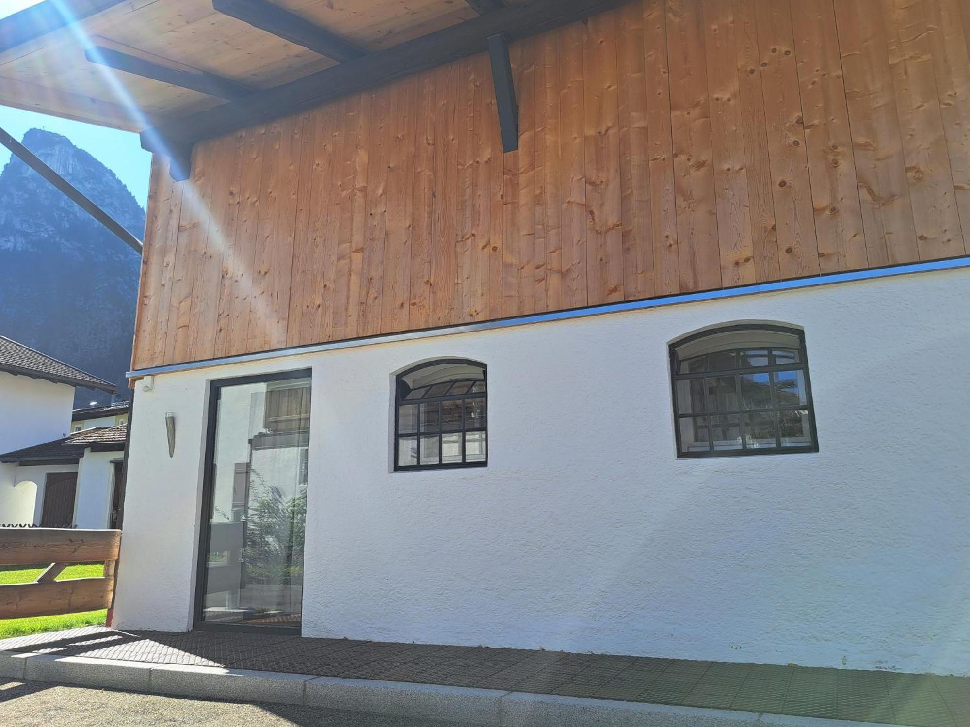 Neu! Ferienwohnungen Im Lueftlmalereck, Hennalahaus Oberammergau Exterior photo