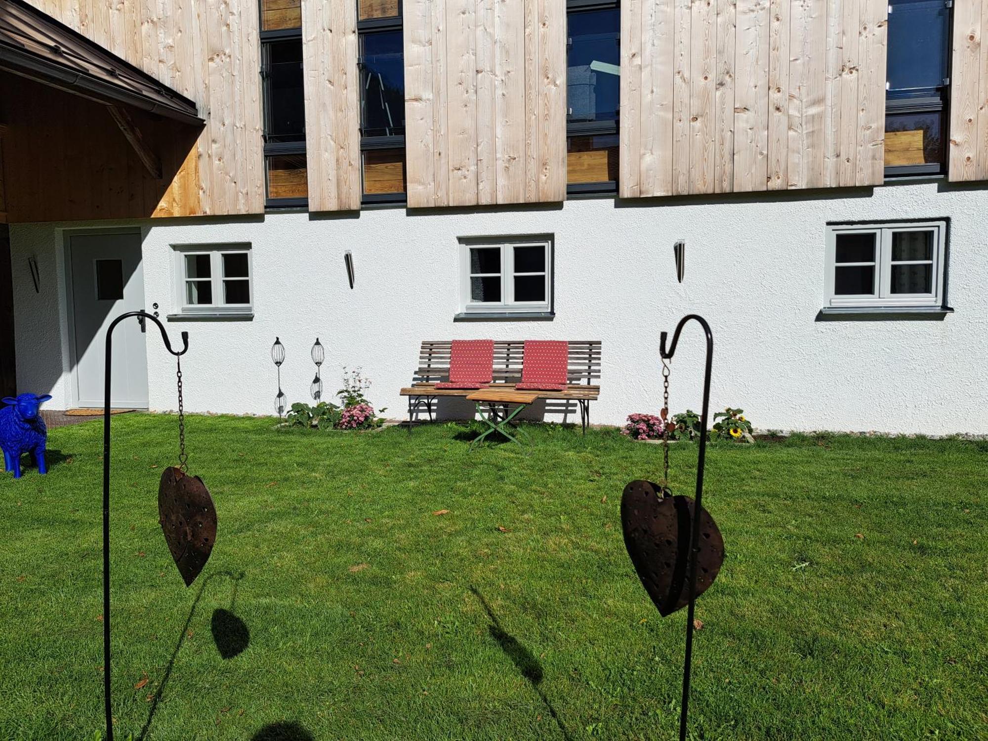Neu! Ferienwohnungen Im Lueftlmalereck, Hennalahaus Oberammergau Exterior photo