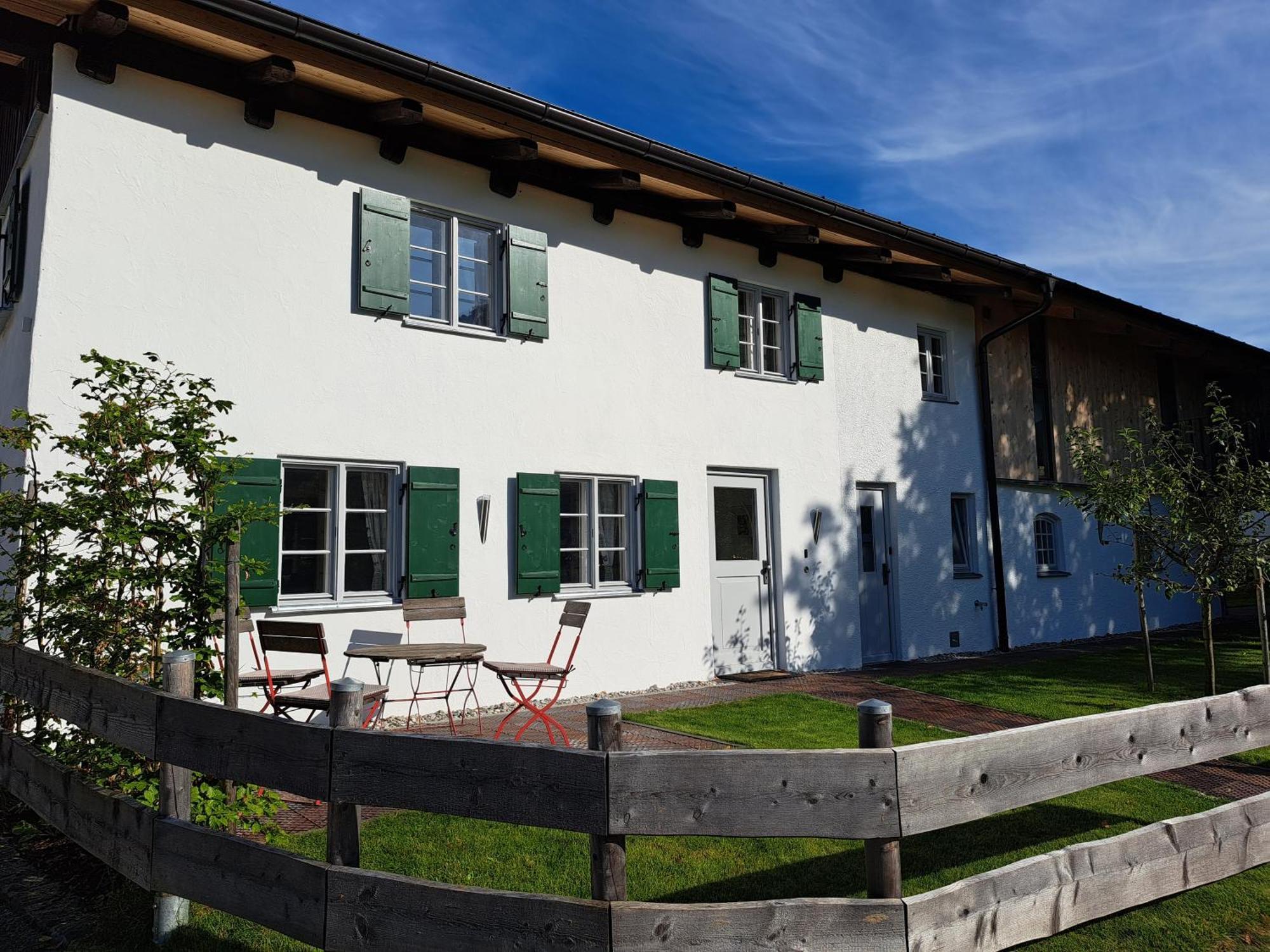 Neu! Ferienwohnungen Im Lueftlmalereck, Hennalahaus Oberammergau Exterior photo