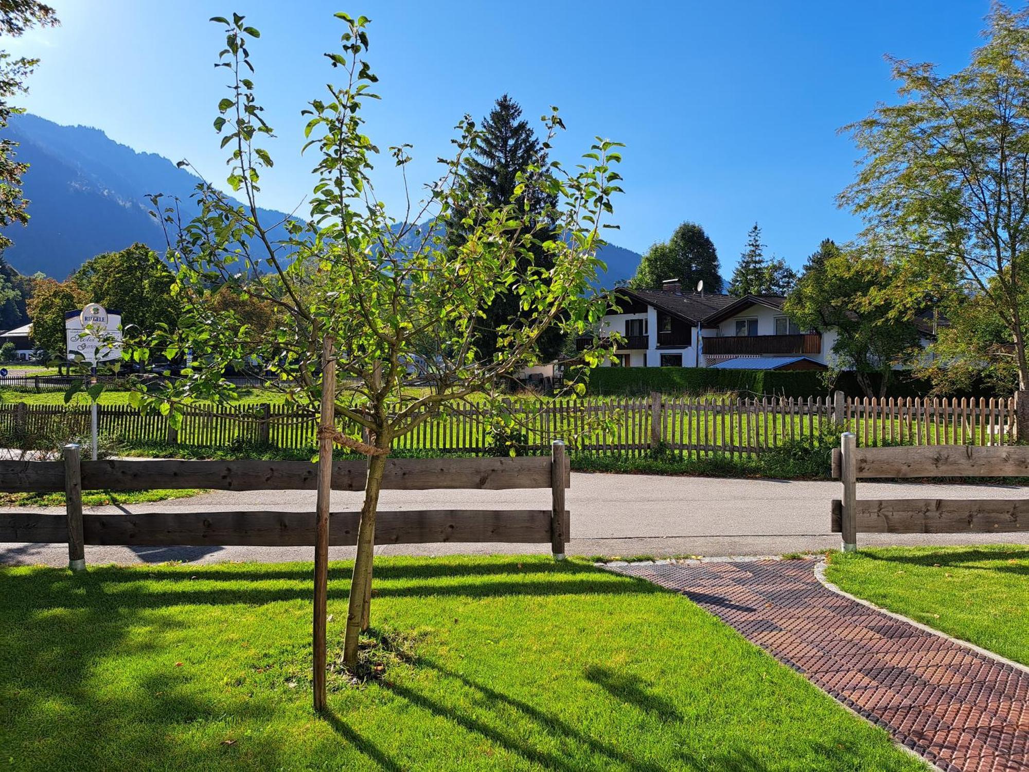 Neu! Ferienwohnungen Im Lueftlmalereck, Hennalahaus Oberammergau Exterior photo