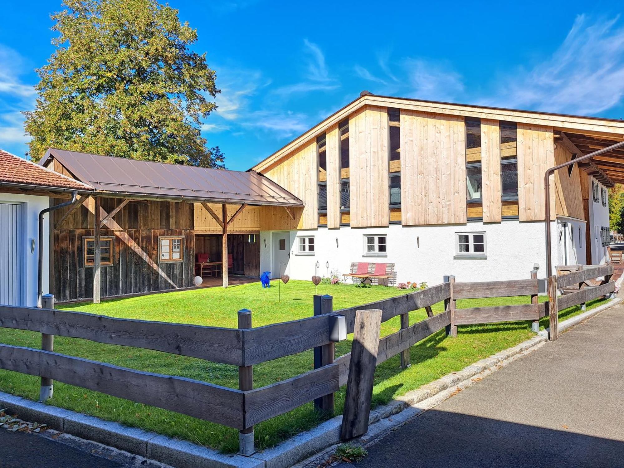 Neu! Ferienwohnungen Im Lueftlmalereck, Hennalahaus Oberammergau Exterior photo